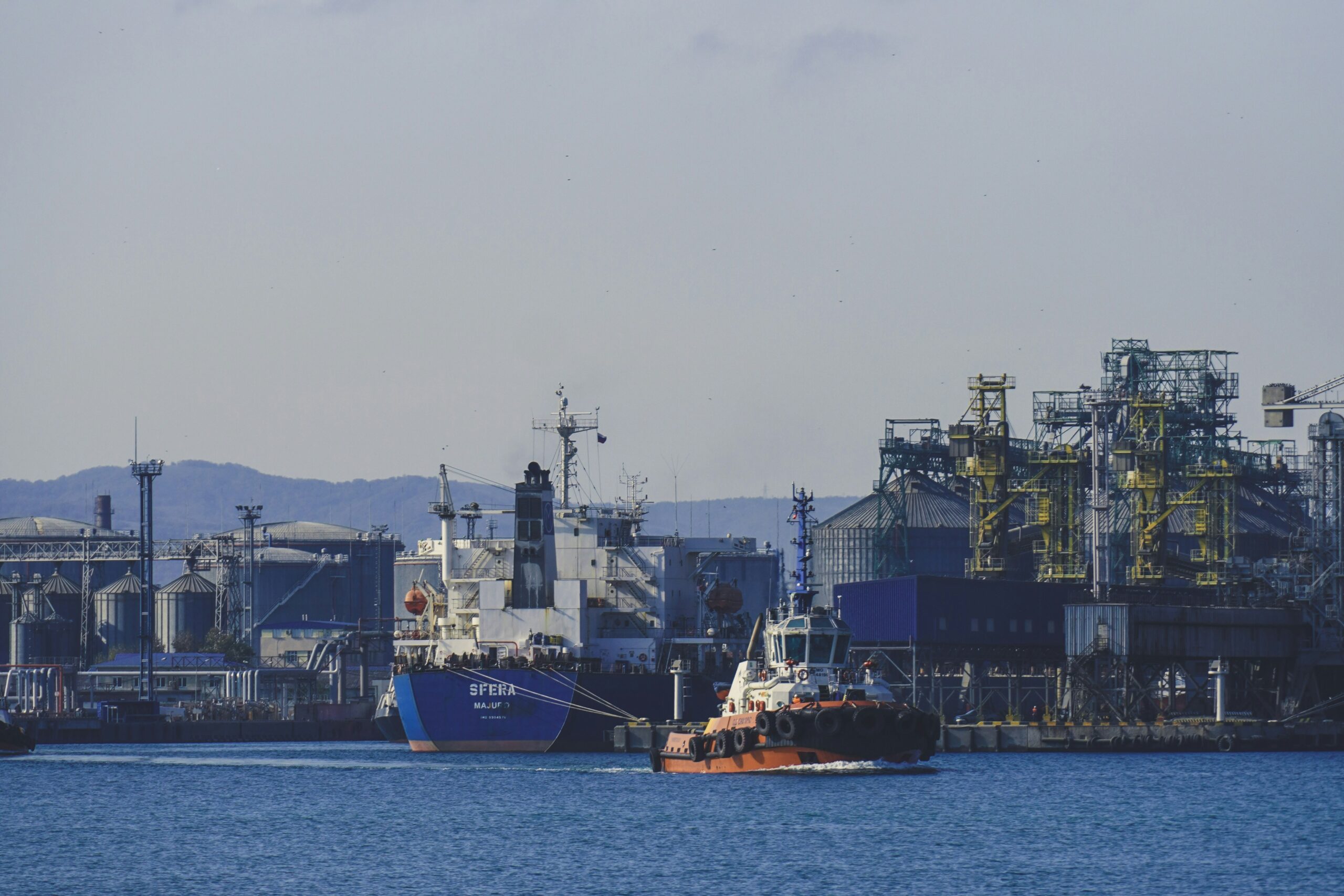 Image of ships at port - Sustainability in Supply Chains